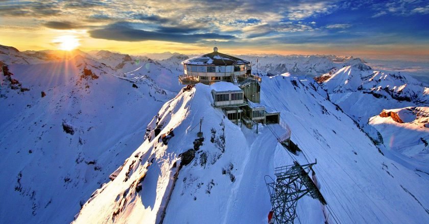Jak przygotować się do narciarskiego wyjazdu w Alpy?